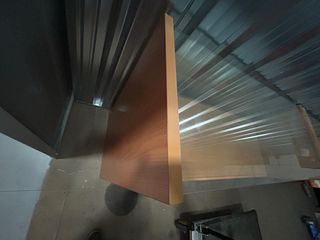 Vitrina expositora de madera y cristal