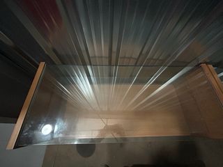 Vitrina expositora de madera y cristal