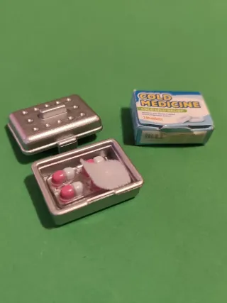 Set Cassetta Farmaci Sylvanian Families