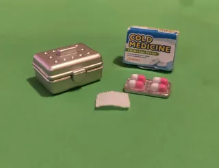 Set Cassetta Farmaci Sylvanian Families