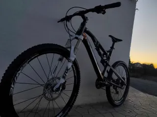 Bicicleta Enduro Doble Suspensión