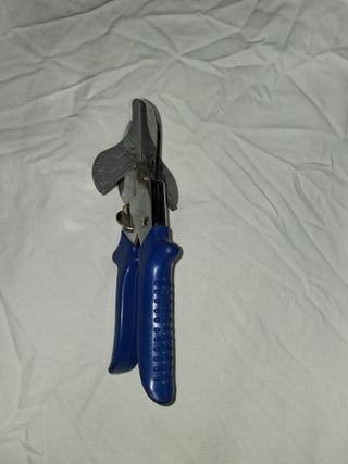 Tijera ingletadora para molduras