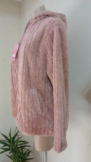 Abrigo rosa con capucha talla M