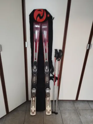 Esquís Atomic con Funda y Bastones