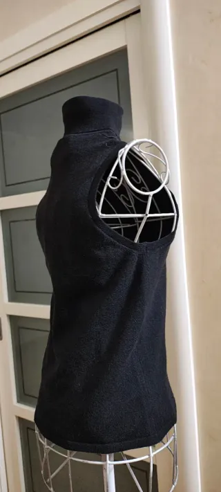 Sottogiacca Sisley nero collo alto