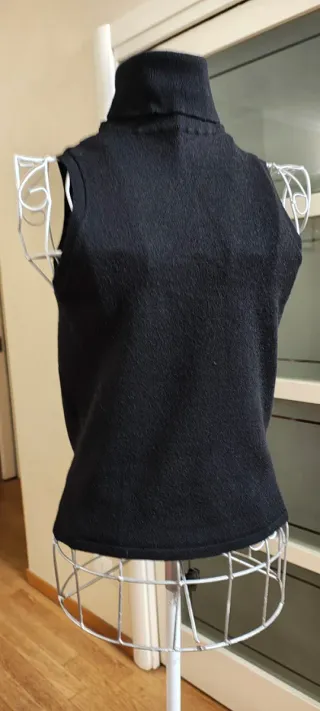 Sottogiacca Sisley nero collo alto