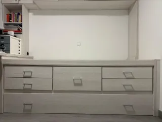 Cama nido compacta con cajones y cama extra de 90.