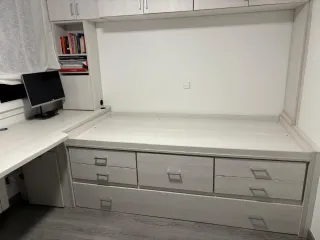 Cama nido compacta con cajones y cama extra de 90.