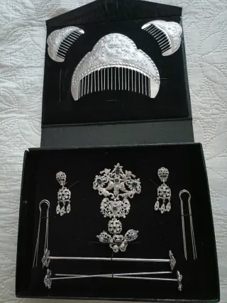 Aderezo y peinetas fallera niña