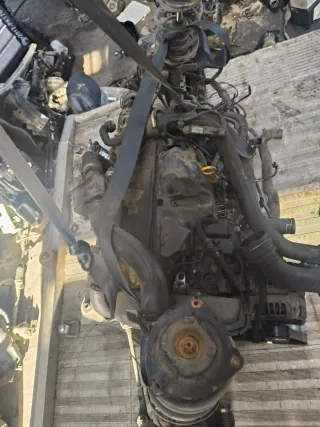 Motor Renault Clio III 1.5 dci 68 CV K9K M7