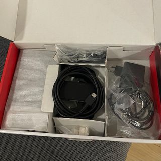 Nintendo Switch Azul y Rojo con todo lo que ves