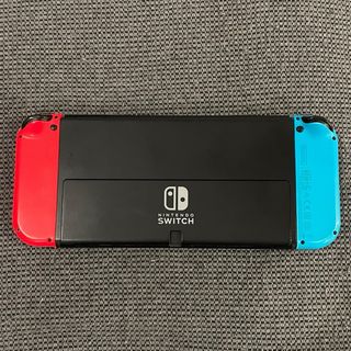 Nintendo Switch Azul y Rojo con todo lo que ves