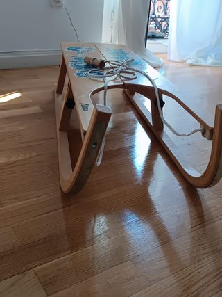 Trineo de madera tradicional
