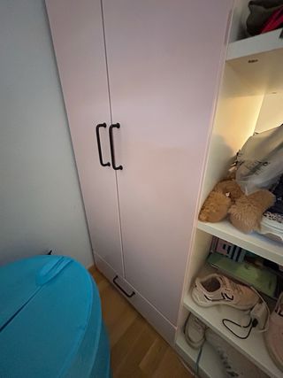 Litera blanca y rosa