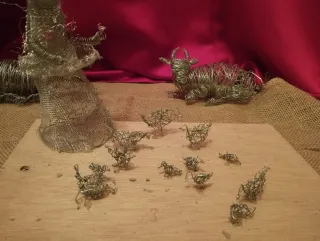 Figuras de alambre artesanales