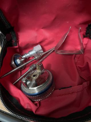 Pistola de barniz Sata