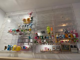 Juego 2 vitrinas acrílicas