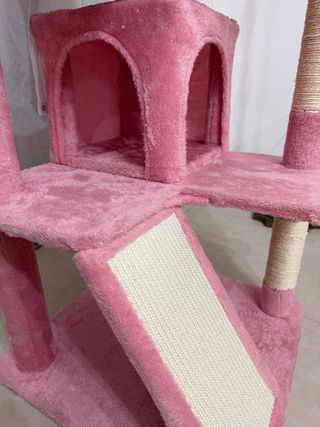 Albero tiragraffi rosa per gatti