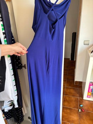 Vestido azul largo con abertura