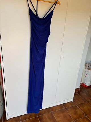 Vestido azul largo con abertura