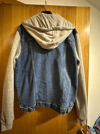 Chaqueta vaquera con capucha Talla 42