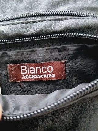 Bolso negro con cadena 20x10cm