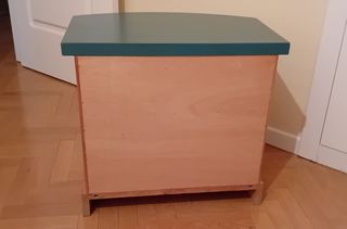 Cama de 90 cms con colchón y mesilla de noche