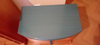 Cama de 90 cms con colchón y mesilla de noche