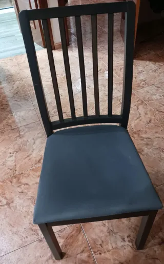 4 Sillas Nuevas con Textiles de Repuesto