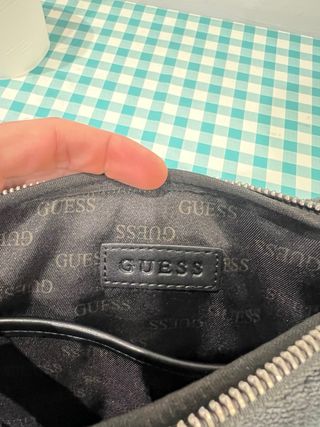 Bolsito Guess Negro/Gris Hombre