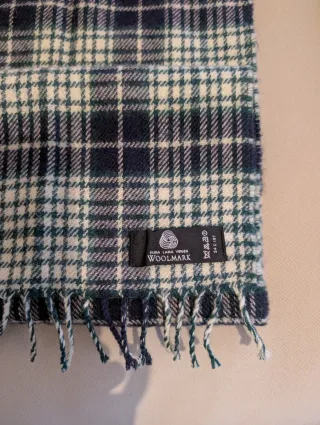 Preciosa bufanda de lana 100%.