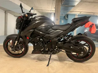 Suzuki GSX S 750 Naked Negra