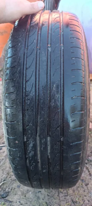 Rueda con llantas de aluminio 195/65 R15