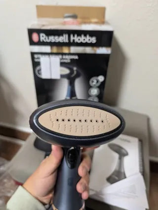 Plancha Vertical Russell Hobbs Steam Genie