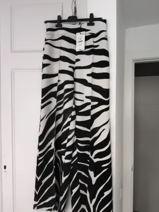 Pantalón Zara Animal Print