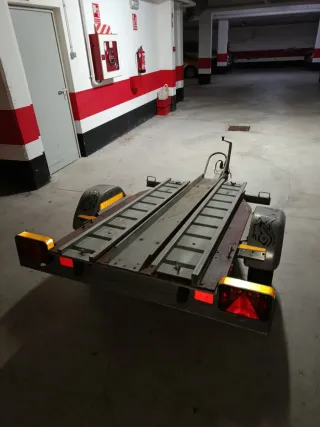 Remolque de una sola  moto con   3 rampas poco uso