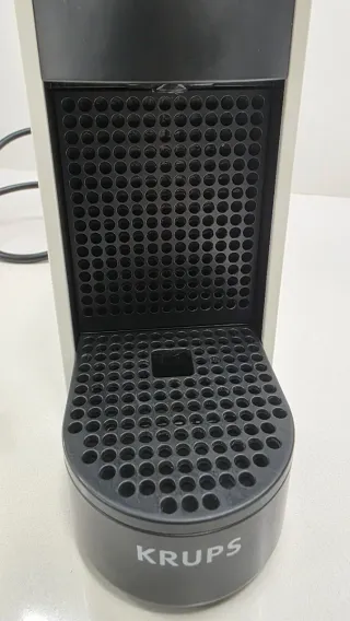 Cafetera Nespresso Krups Essenza Mini