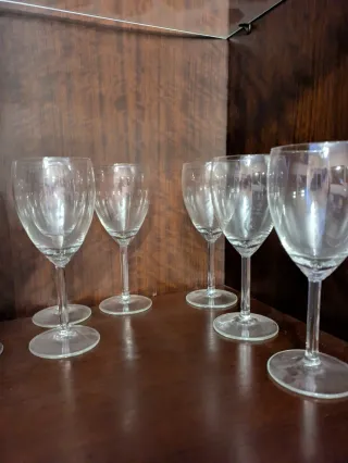 Variedad de vasos y copas