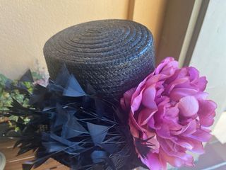 Sombrero Chistera Negro con Flor Rosa
