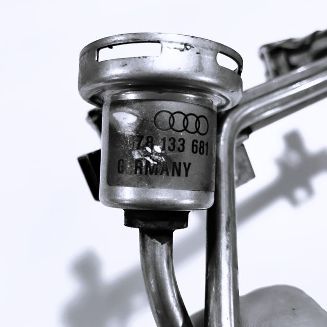 078133681AJ Rampa de inyectores para Audi/VW V6 C5