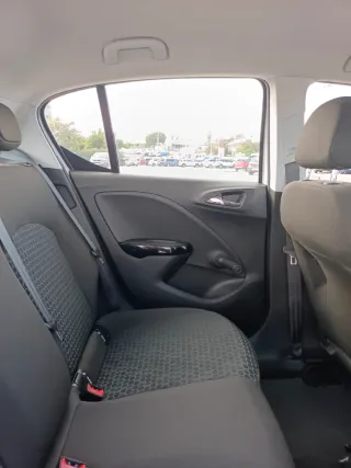 Opel Corsa 1.4 Selective 90 CV muy buen estado.