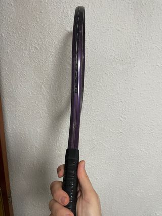 Raqueta de tenis Montana roja + regalo - PVP: 50€