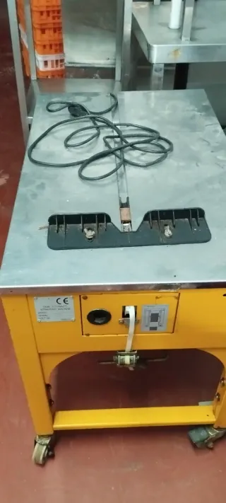 Precintadora semi automática