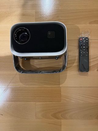 Mini proyector gris jimbeo modelo E18