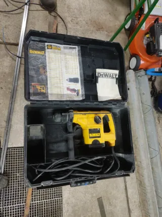 Martillo Percutor Dewalt