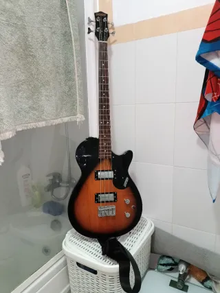 Bajo Gretsch G2220 Junior Jet II SB