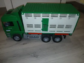 Camión Ganadero Bruder