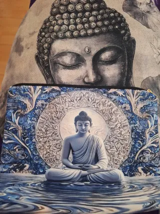 Neceser con diseño de Buda