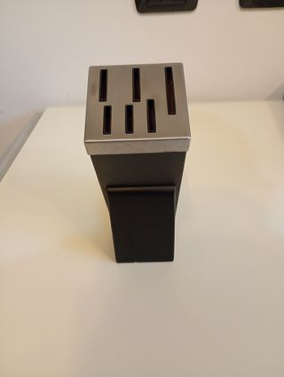 Ceppo portacoltelli nero e argento