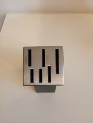 Ceppo portacoltelli nero e argento